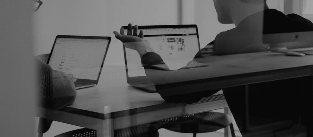 퍼시스 오피스 컨설턴트 상담 장면